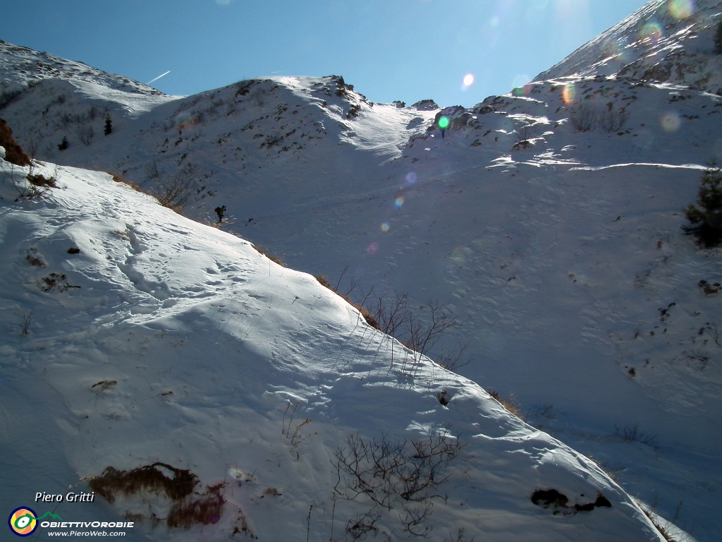 16 saliamo al Passo di Camplano....JPG